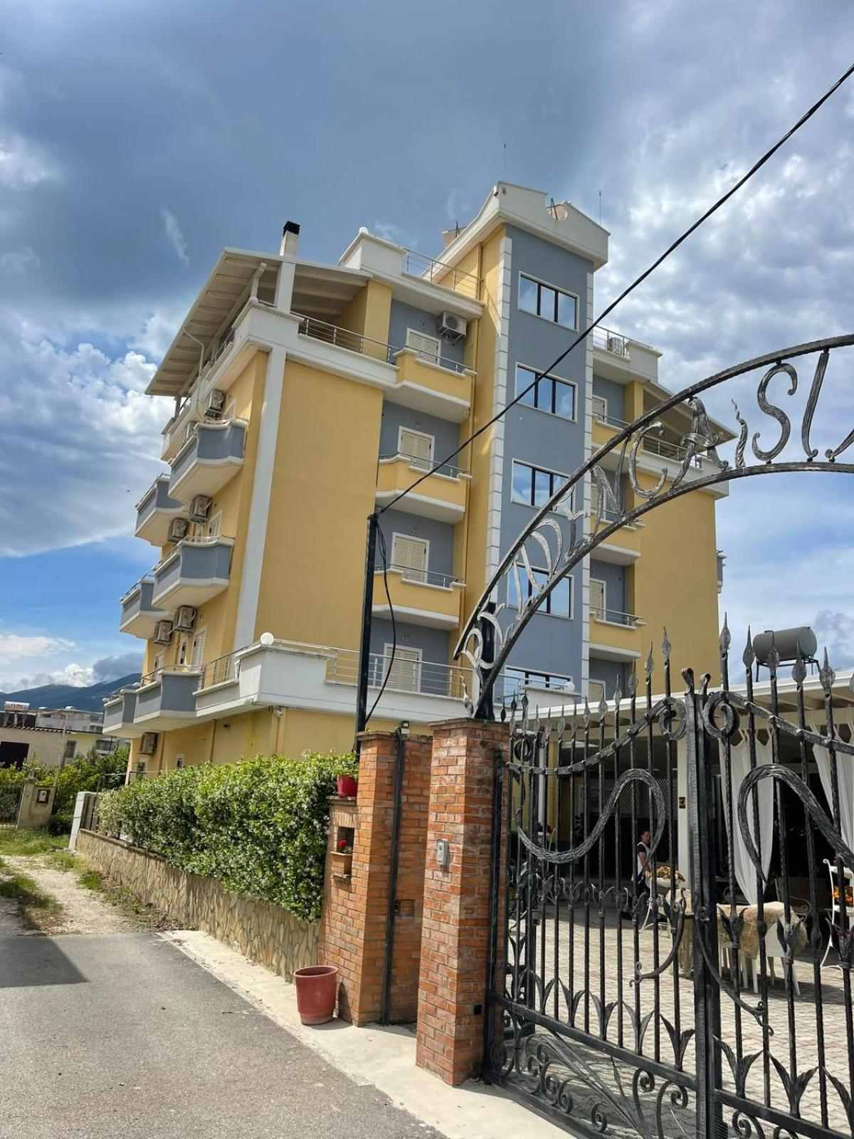 Apartments Rezidenca Sinani Orikum Ngoại thất bức ảnh